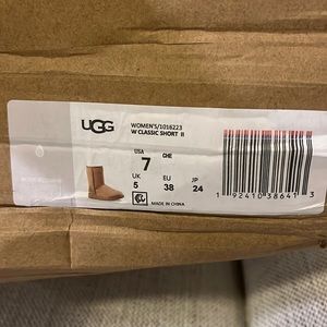 UGG Women’s Classic Short II Size 7